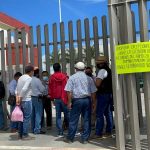 Con bloqueo y protesta exigen en el Congreso desaparición de poderes en Río Hondo