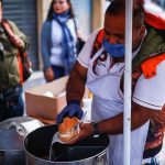 “Tiene grasa, pero te la avientas por el sabor”: tres comidas callejeras mexicanas entre las 50 peores del mundo
