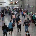 Eliminan uso obligatorio de cubrebocas en aeropuertos