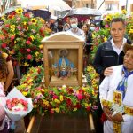 Juntos, artesanos y el gobernador Alejandro Murat encabezan procesión de la Inmaculada Virgen de Juquila a la Catedral