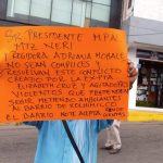 Para impedir ambulante, bloquean vecinos del barrio de Xochimilco