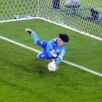 Es Memo Ochoa el héroe y evita derrota de México