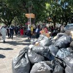 Trabajadores sindicalizados llenan de basura la ciudad de Oaxaca