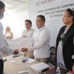 Firma Secretaría de Administración comodatos de vehículos con autoridades municipales
