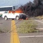 Incendian una camioneta en bloqueo carretero en la región del Istmo
