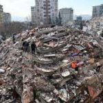 Visita jefe de OMS zona de sismos; van 25,400 muertos