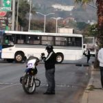 Normalistas toman camiones en la capital y prevén incrementar protestas