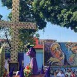 Festejan Viernes Santo con tapete monumental en el Barrio Mágico de Jalatlaco, Oaxaca