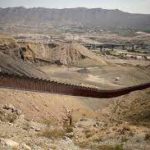 Cinco kilómetros de mentiras: el fraude a costa de miles de seguidores de Trump que soñaban con construir un muro con México