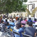 Devela Salomón Jara la escultura monumental Alas de México frente a Palacio de Gobierno