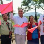 Dan Salomón Jara Cruz y Antonino Morales Toledo, banderazo de inicio del programa Caminos Bienestar*9