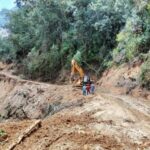 Realiza Cabien trabajos de mantenimiento en caminos afectados por lluvias en Oaxaca