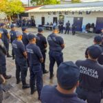 Reciben policías de Oaxaca primer pago de salario digno